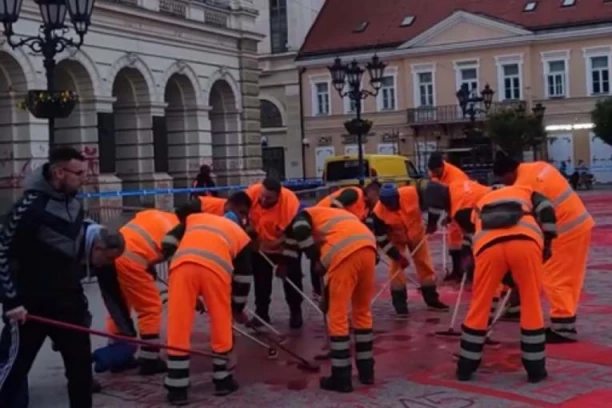 SRAMNO! Organizatori protesta napali radnike "Čistoće" koji su čistili farbu na Trgu Slobode