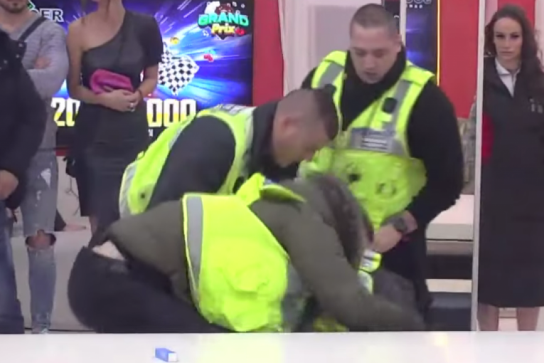 Terza napravio haos, nasrnuo na Uroša Stanića Elita 8