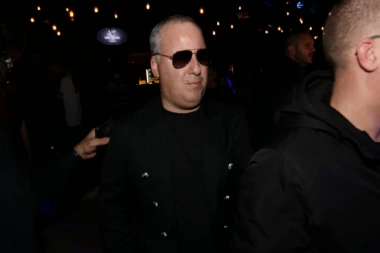 SAŠI MATIĆU POZLILO NA NASTUPU: Koncert je tada HITNO PREKINUT, dok su ga odvodili s bine uradio NEVEROVATNU STVAR da ne RAZOČARA PUBLIKU!