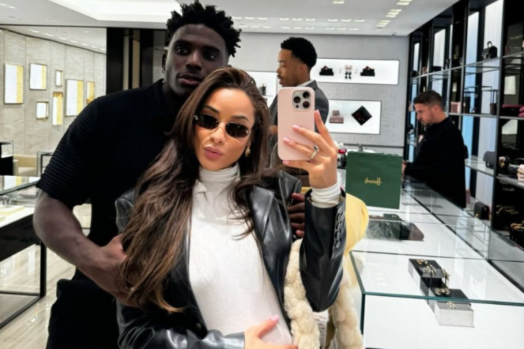 Sa njom je zvezda NFL lige dobila peto dete u ovoj godini