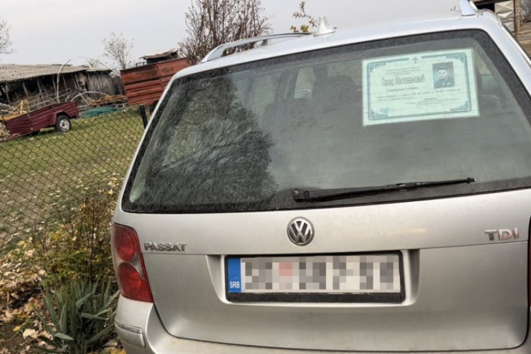 Automobil porodice ubijenog Lazara Milovanovića