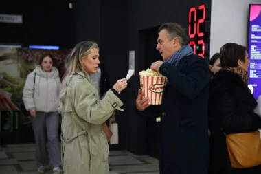 KRILA OD RODITELJA DA JE SA SERGEJOM TRIFUNOVIĆEM! Otac je odmah nazvao, majka se DUBOKO RAZOČARALA!