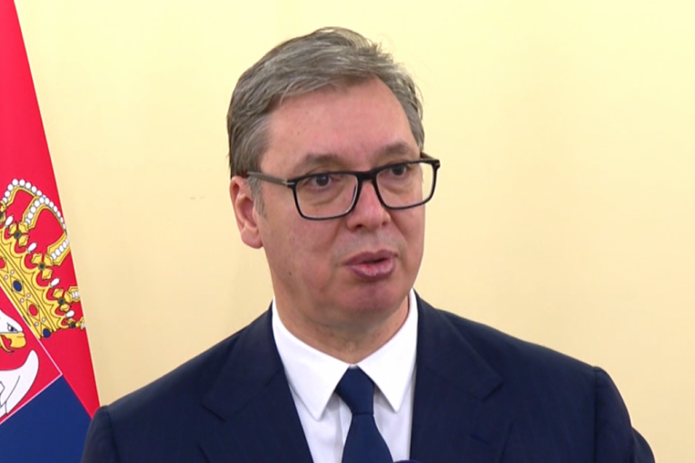 "BERLINER CAJTUNG" NAHVALIO SRPSKOG PREDSEDNIKA: Vučićev govor u Cirihu prikovao publiku za sedišta!