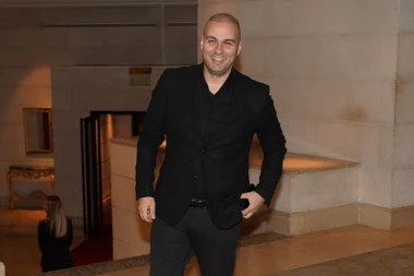 TU DETINJSTVO PRESTAJE! Emotivna ispovest Bojana Marovića koja kida na komade!