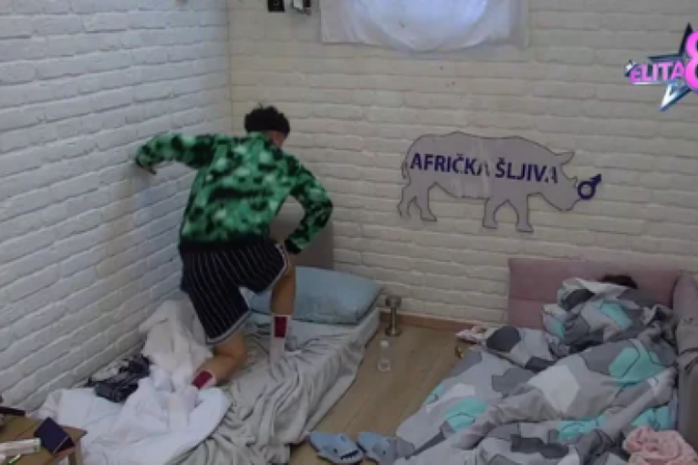 Terza Sofiju ne sme da pogleda u oči