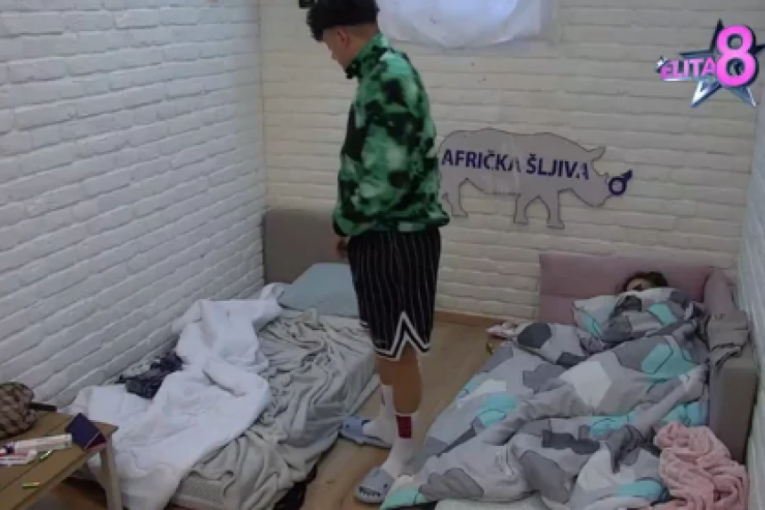 Terza Sofiju ne sme da pogleda u oči