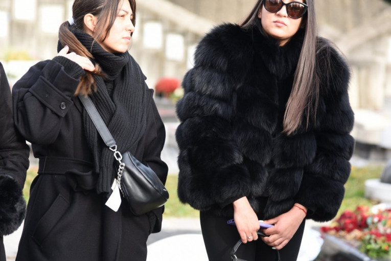 Marija Ramadanovski na pomenu ocu Džeju Ramadanovskom