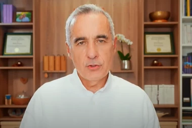 PUŠTEN ĐOĐESKU! Ispred zgrade tužilaštva ga dočekale pristalice, on im poručio: "Sigurno ću se ponovo kandidovati za predsednika Rumunije"