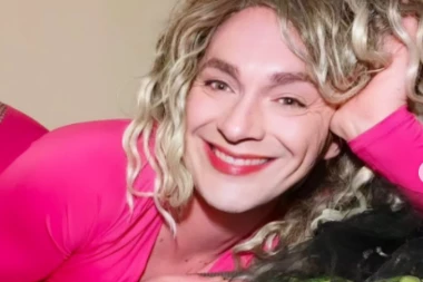 BIVŠI VODITELJ RTS UVEČE POSTAJE "DŽENI" I ZADOVOLJAVA KLIJENTE: Bavi se prostituacijom, a ovako dolazi do mušterija!