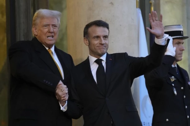 "GRENLAND NIJE ZA OTIMANJE!": Makron se isprsio pred Trampom, očekuje se odgovor predsednika SAD