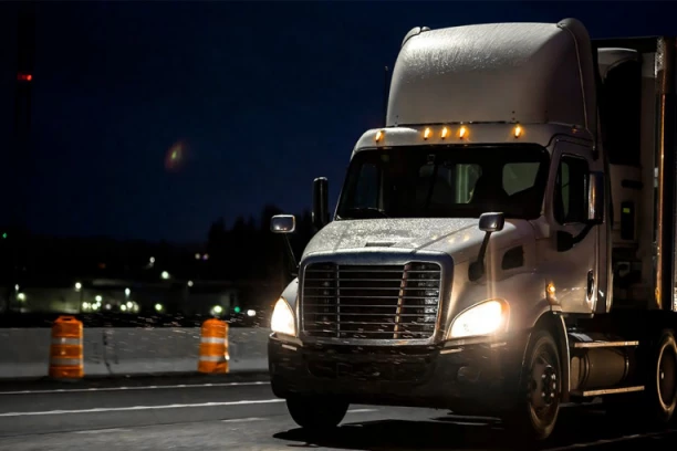 KAMIONDŽIJA IZ SRBIJE UHAPŠEN U AUSTRIJI! Policija ga zaustavila zbog telefona, a onda je usledio OBRT!