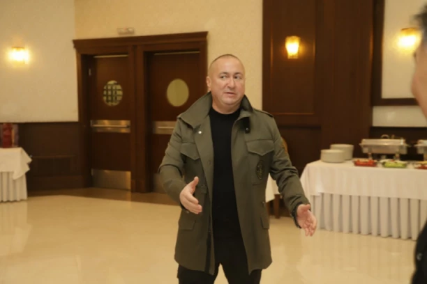 JEDE SUV HLEB I PAŠTETU! Đani se nakon nezgode povukao iz javnosti, a NEKADA SE KUPAO U LUKSUZU!