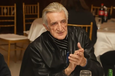 "SVAKI DAN PALIM CIGARETU SA POKOJNIM SINOM, I SAD JE TU SA MNOM" Mirko Kodić ne zna kako preživljava bez Aleksandra, ove reči će vas naježiti!