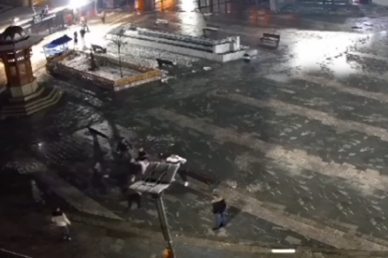 Masovna tuča u centru Tutina