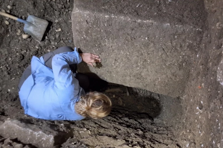 VERUJU DA SU OTKRILI GROB SVECA KOG POLOVINA SRBA SLAVI: Arheolozi na pragu revolucionarnog otkrića (FOTO)