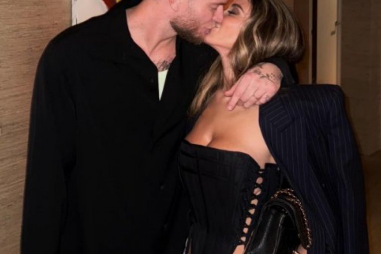 Atraktivna Italijanka uživa na Floridi