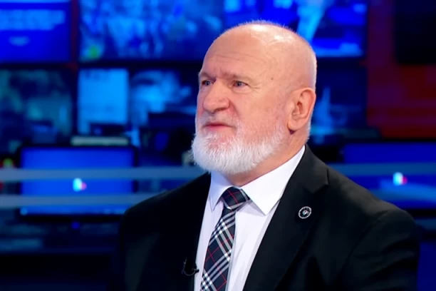 PROFESOR PETRIČKOVIĆ PRAVO U METU! Incident na Slaviji proba pred turbulencije koje blokaderi žele!