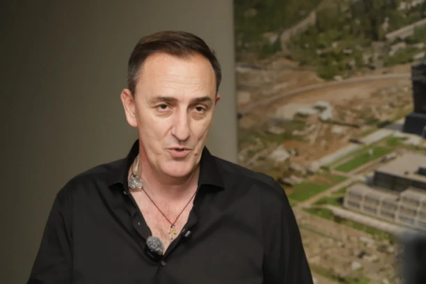 SERGEJ ĆETKOVIĆ U ČETIRI DANA OSTAO BEZ MAJKE I OCA! Užasavajući GUBITAK slomio našeg pevača: "Kao da je neko POCEPAO deo mene"