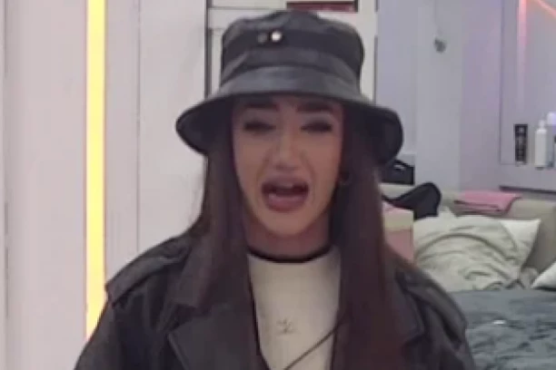 SNIMAK ANĐELE ĐURIČIĆ ZGROZIO JAVNOST: Ko ima želudac nek pogleda, tata Veliša mora da je ponosan!