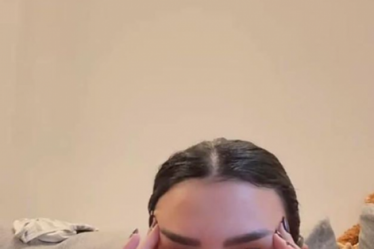 Aniti stižu jezive poruke