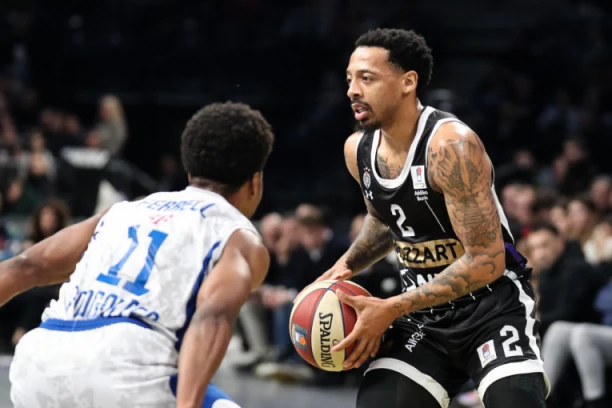 DERBI KOLA PRED PUNIM TRIBINAMA! Sve karte za meč Partizana i Budućnosti su rasprodate - organizatori SAMO JEDNO mole navijače! (FOTO)