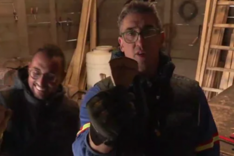 Kristijan pokazao drvo