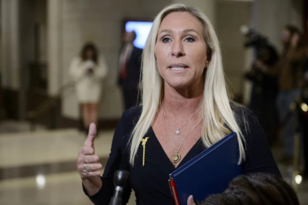 SKANDALOZNO! REPUBLIKANSKA KONGRESMENKA SE RADUJE PAPINOJ SMRTI: "Zlo je pobeđeno rukom Božjom"!