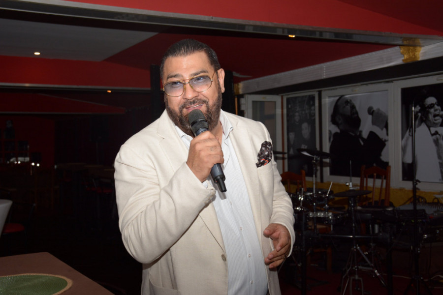 PEVAČ SPOPAO VENDI U KAFANI ZORICE MARKOVIĆ! Dobio ŠUT-KARTU pred svima zbog OVOGA!