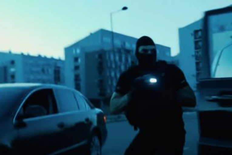 Dečko Tee Tairović glumio u spotovima