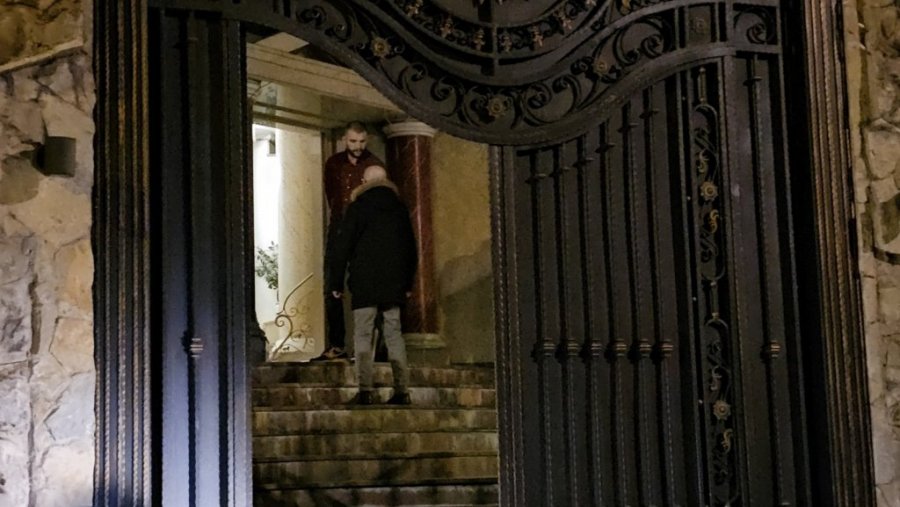 OVE POZNATE LIČNOSTI DANAS SLAVE SVETOG NIKOLU! Zavirite u domove poznatih! (FOTO)