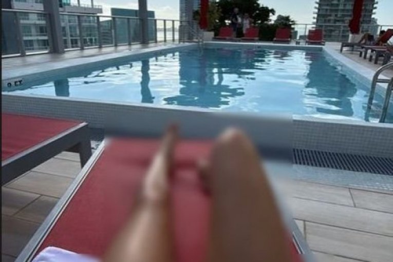 Stanijine vrele fotke