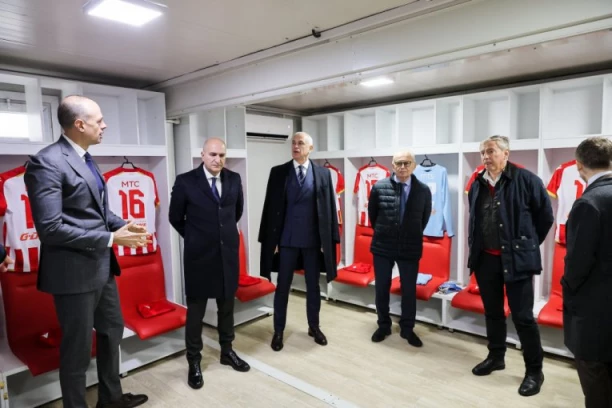 SPORTISSIMO PAPARACO: Evo gde je uprava Zvezde pred proslavu titule (FOTO)