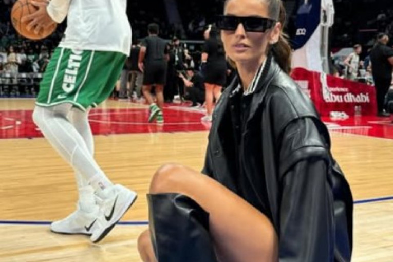 Prelepa Brazilka uz fudbal voli i košarku