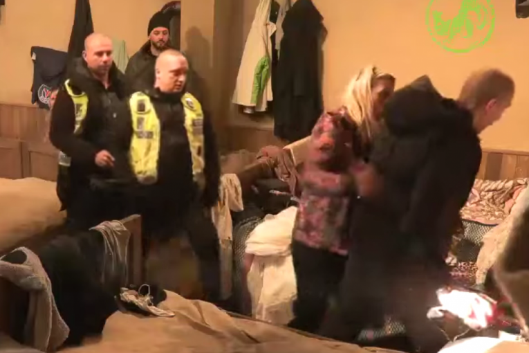 Farma 8 Boža Džons i Elena Petrović svađa