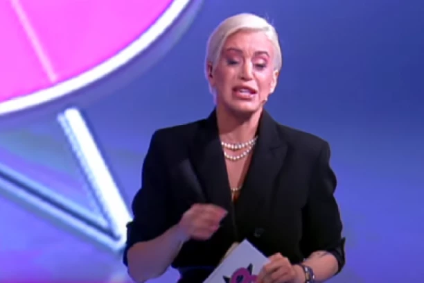 SMRT VODITELJKE PINKA OSTAVILA SVE U SUZAMA: Na profilu Dušice Jakovljević osvanula CRNA OBJAVA!