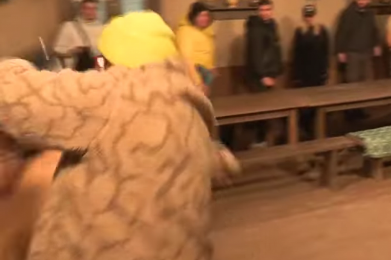 Kristijan Golubović polio Snežu Kušadasi Farma 8