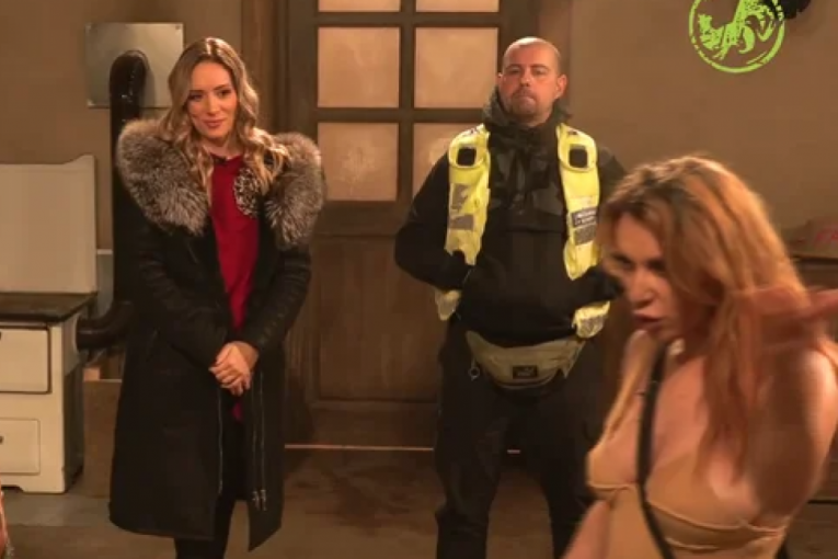 Kristijan Golubović polio Snežu Kušadasi Farma 8