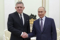 FICO KAO IZASLANIK MOSKVE: Ima za evropske političare važnu poruku od PUTINA
