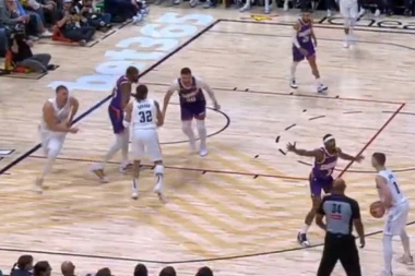 MAJSTORIJA: Jokić zaludeo rivala - Jusuf Nurkić nije znao gde se nalazi! (VIDEO)