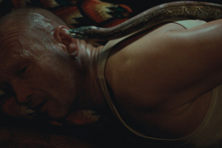 Film "Mudbrick - kult mrtvih"