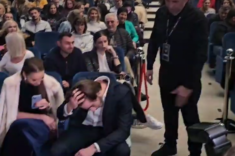 Kan Džinović na očevom kocnertu