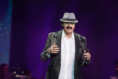 NAŠA PEVAČICA ZAVRŠILA SA HARISOM DŽINOVIĆEM: Pojavio se SNIMAK, otkriveno u kakvom su odnosu!