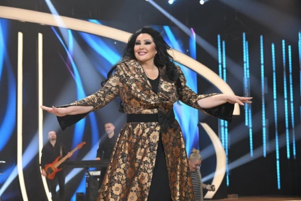 DVOSTRUKO SLAVLJE U DOMU DRAGANE MIRKOVIĆ! Saopštene lepe vesti o ćerki Manueli, nećete verovati koji sportista je uhvaćen u dvorcu!