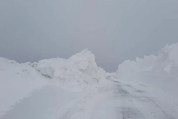 DRAMA NA BJELAŠNICI! Pukla sajla na ski-liftu: IMA POVREĐENIH!