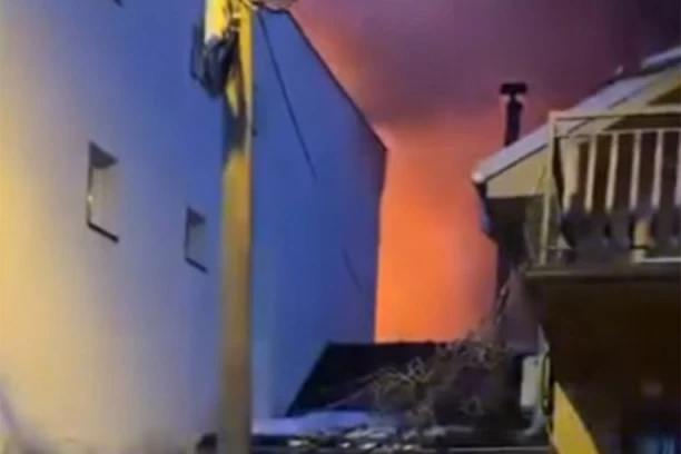 POŽAR U STUDENTSKOM DOMU! 11 povređenih, jedna osoba u kritičnom stanju!