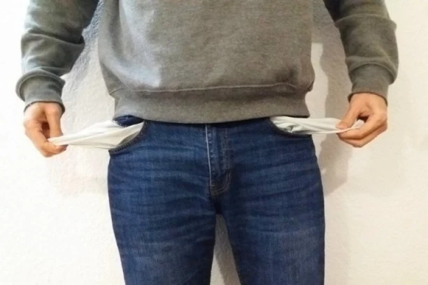 "ZVUČALO JE KAO LAKA ZARADA" - Nikola iz Novog Sada zamalo ostao bez novca: "DELOVALO MI JE VEOMA PRIMAMLJIVO"