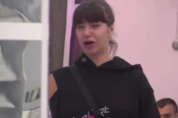 SAMO SE SKLJOKALA I PALA! Miljana Kulić kolabirala nakon što je vraćena u Elitu - EVO GDE SE SADA NALAZI! (FOTO)