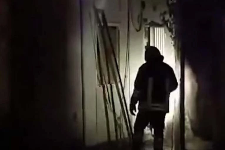 PLAMEN GUTA GRADILIŠTE U CENTRU GRADA: Jedna osoba hospitalizovana, VATROGASCI NA TERENU (VIDEO)