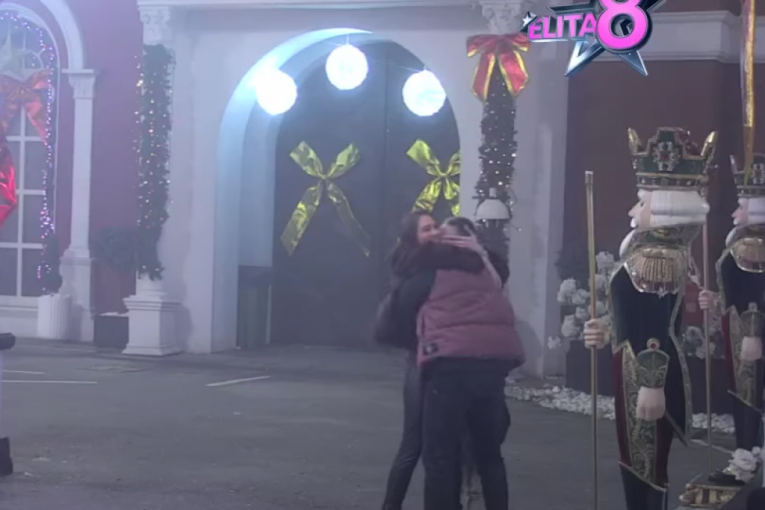 Stefan Karić sa devojkom