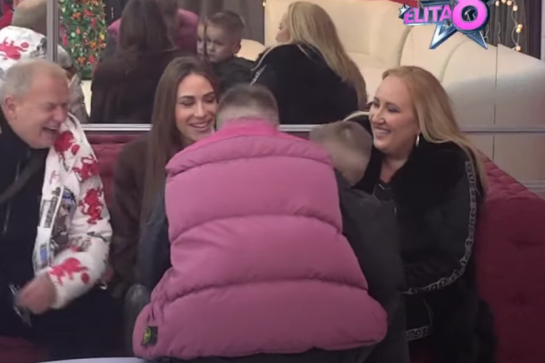 Stefan Karić sa devojkom